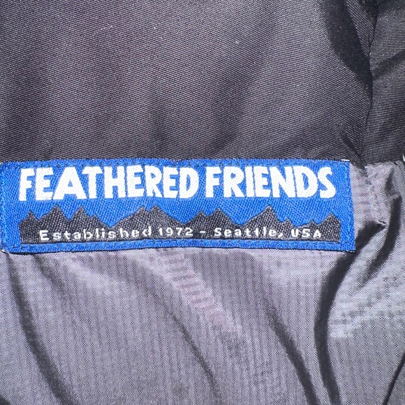 Men's Black and Gray Puffer Jacket - Picture 5 of 7